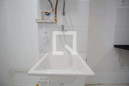 Tanque de apartamento para alugar com 2 quartos, 38m² em Jardim Piracuama, São Paulo