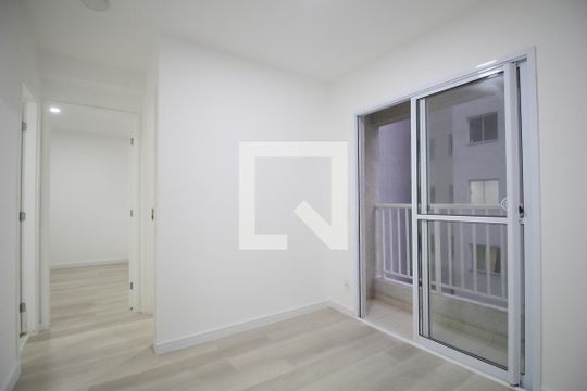 Sala/Cozinha de apartamento para alugar com 2 quartos, 38m² em Jardim Piracuama, São Paulo