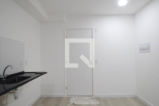 Sala/Cozinha de apartamento para alugar com 2 quartos, 38m² em Jardim Piracuama, São Paulo