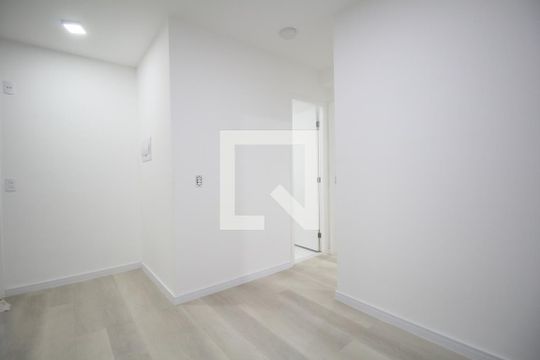Sala/Cozinha de apartamento para alugar com 2 quartos, 38m² em Jardim Piracuama, São Paulo