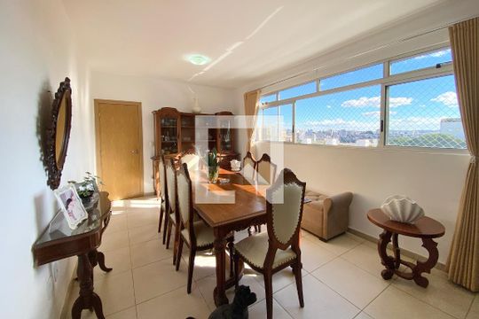 Apartamento à venda com 3 quartos, 80m² em Colégio Batista, Belo Horizonte