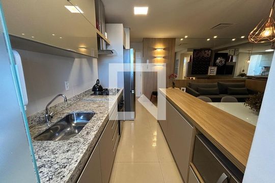 Cozinha de apartamento para alugar com 2 quartos, 63m² em Santa Mônica, Uberlândia