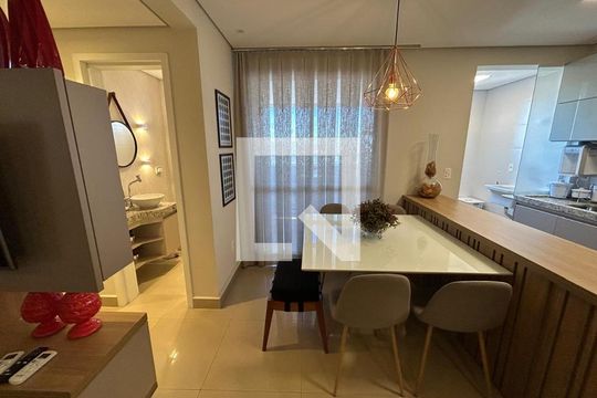 Sala de apartamento para alugar com 2 quartos, 63m² em Santa Mônica, Uberlândia