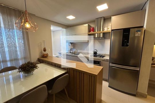 Sala de apartamento para alugar com 2 quartos, 63m² em Santa Mônica, Uberlândia