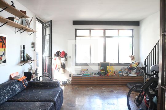 Sala de casa à venda com 2 quartos, 250m² em Vila Ipojuca, São Paulo