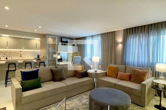 Sala de TV de apartamento à venda com 2 quartos, 125m² em Jardim Paulista, São Paulo
