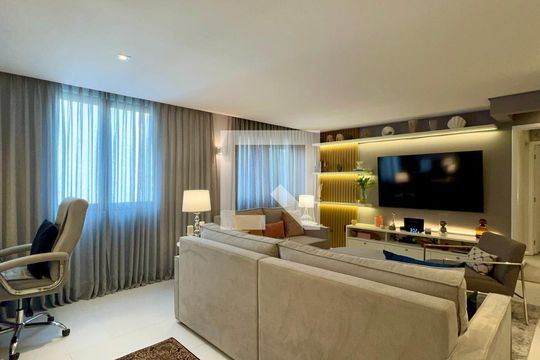 Sala de TV de apartamento à venda com 2 quartos, 125m² em Jardim Paulista, São Paulo