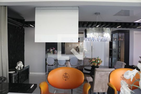 Apartamento à venda com 2 quartos, 134m² em Vila Anastácio, São Paulo