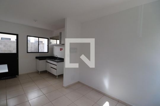 Casa para alugar com 2 quartos, 65m² em Parque Residencial Candido Portinari, Ribeirão Preto