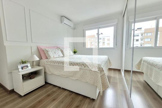 Quarto 1 de apartamento à venda com 3 quartos, 78m² em Marechal Rondon, Canoas