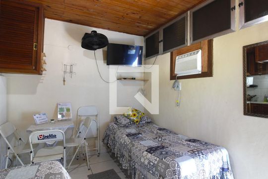 Casa de Condomínio para alugar com 1 quarto, 20m² em Jardim Excelcior, Cabo Frio