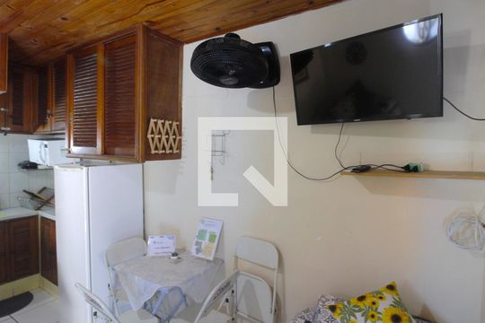 Casa de Condomínio para alugar com 1 quarto, 20m² em Jardim Excelcior, Cabo Frio
