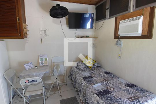 Casa de Condomínio para alugar com 1 quarto, 20m² em Jardim Excelcior, Cabo Frio