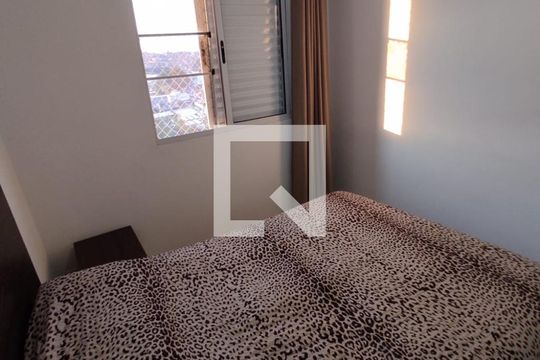 Quarto de apartamento à venda com 2 quartos, 45m² em Parque Guarapiranga, São Paulo