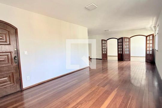 Apartamento à venda com 4 quartos, 179m² em Funcionários, Belo Horizonte