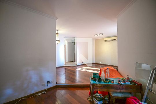 Casa de Condomínio para alugar com 4 quartos, 394m² em Jardim Ampliacao, São Paulo