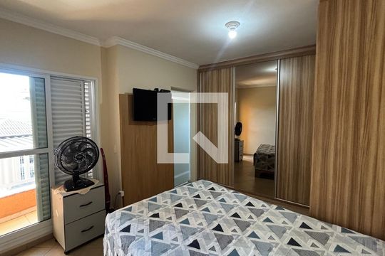 Suite de casa à venda com 3 quartos, 128m² em Santa Terezinha, Santo André