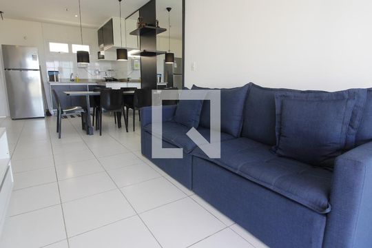 Apartamento para alugar com 1 quarto, 70m² em Algodoal, Cabo Frio