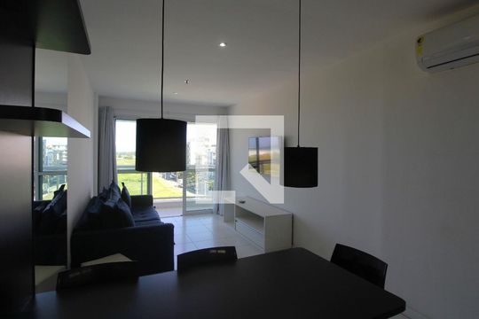 Apartamento para alugar com 1 quarto, 70m² em Algodoal, Cabo Frio