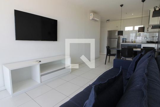 Apartamento para alugar com 1 quarto, 70m² em Algodoal, Cabo Frio