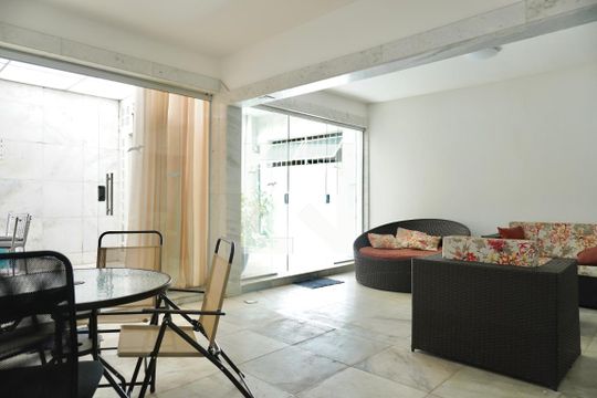 Sala  de apartamento à venda com 2 quartos, 178m² em Funcionários, Belo Horizonte
