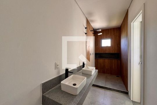 Suíte 1 - Banheiro de apartamento à venda com 3 quartos, 255m² em Guaratiba, Rio de Janeiro