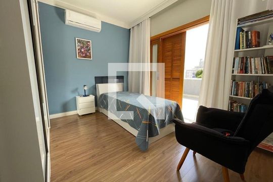 Quarto de casa para alugar com 3 quartos, 197m² em Itaguaçu, Florianópolis