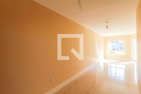 Sala de casa à venda com 2 quartos, 95m² em São José, Canoas