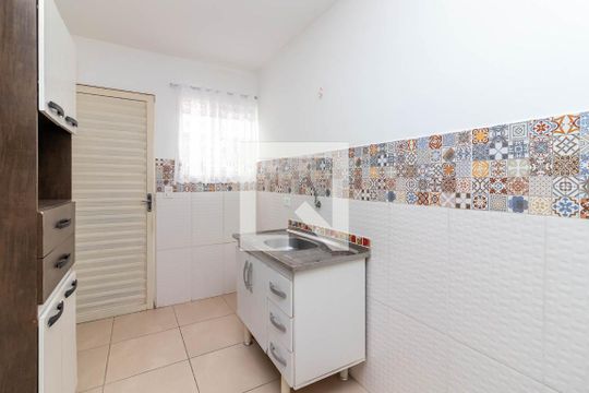 Cozinha de apartamento para alugar com 1 quarto, 25m² em Chora Menino, São Paulo