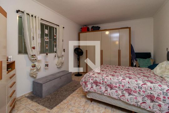 Quarto de casa para alugar com 7 quartos, 380m² em Parque Santo Antônio, São Paulo