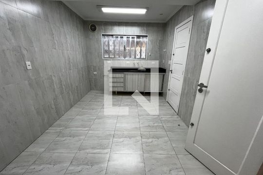 Casa para alugar com 3 quartos, 236m² em Embaré, Santos