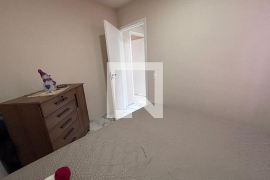 Quarto 2 de apartamento para alugar com 2 quartos, 43m² em Vargem Pequena, Rio de Janeiro