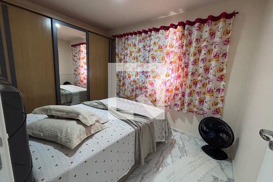 Quarto 1 de apartamento para alugar com 2 quartos, 43m² em Vargem Pequena, Rio de Janeiro