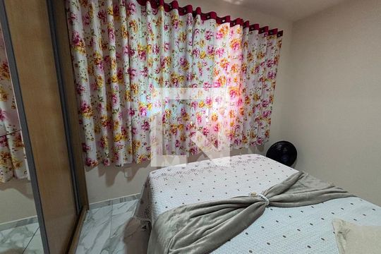 Quarto 1 de apartamento para alugar com 2 quartos, 43m² em Vargem Pequena, Rio de Janeiro