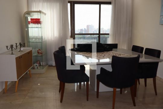Apartamento para alugar com 3 quartos, 137m² em Jardim Avelino, São Paulo