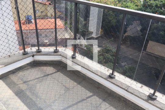 Apartamento para alugar com 3 quartos, 137m² em Jardim Avelino, São Paulo