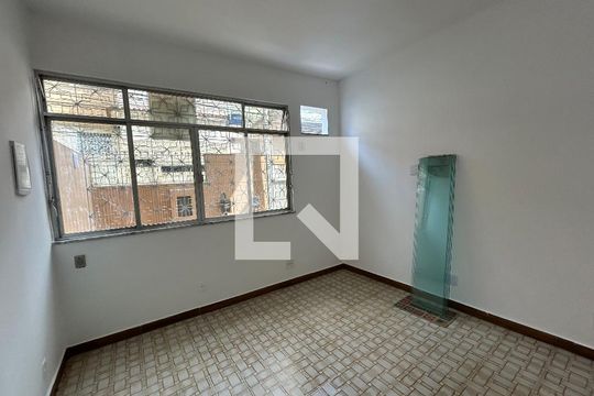 Quarto 1 de casa para alugar com 2 quartos, 90m² em Vila Valqueire, Rio de Janeiro