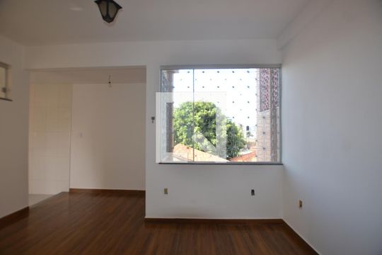 Casa para alugar com 2 quartos, 90m² em Vila Valqueire, Rio de Janeiro