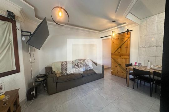 Sala de casa de condomínio à venda com 2 quartos, 71m² em Chácaras Marco, Barueri