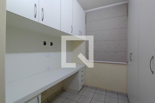 Quarto 2 de apartamento para alugar com 3 quartos, 68m² em Chácaras Tubalina e Quartel, Uberlândia