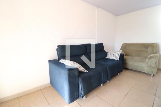 Sala de casa para alugar com 2 quartos, 60m² em Santa Mônica, Uberlândia