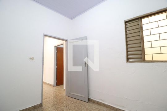Quarto 1 de casa para alugar com 2 quartos, 60m² em Santa Mônica, Uberlândia