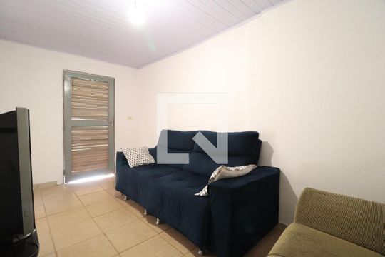 Casa para alugar com 2 quartos, 60m² em Santa Mônica, Uberlândia