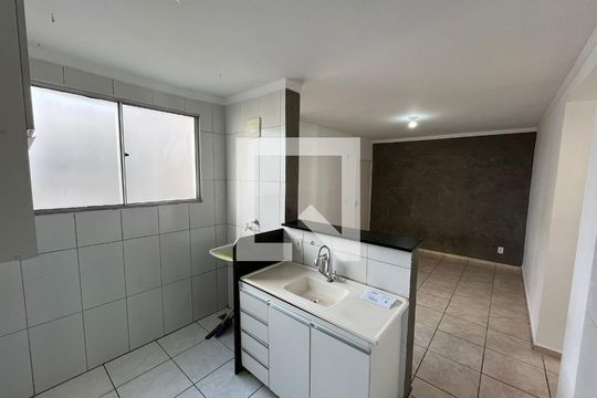 Cozinha de apartamento à venda com 2 quartos, 45m² em Camargos, Belo Horizonte
