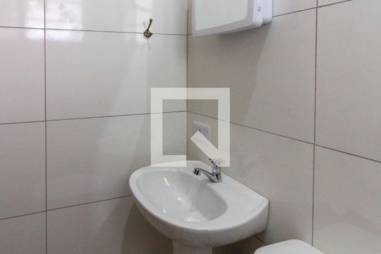 Banheiro de kitnet/studio para alugar com 1 quarto, 28m² em Jardim Paraiso, Guarulhos