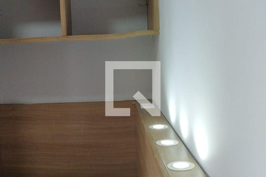 Quarto de apartamento para alugar com 3 quartos, 73m² em Nucleo Residencial Celia Mota, Barueri