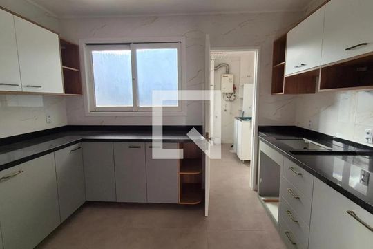 Sala/cozinha de apartamento à venda com 3 quartos, 228m² em Passo d’Areia, Porto Alegre