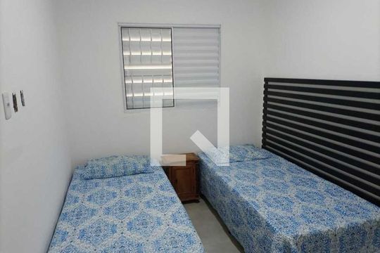 Quarto de casa de condomínio para alugar com 2 quartos, 40m² em Jardim Imperial, Aparecida de Goiânia