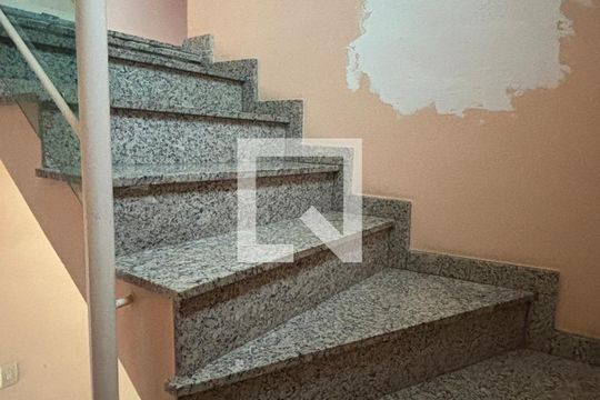 Escada de casa à venda com 3 quartos, 178m² em Parque Marajoara, Santo André
