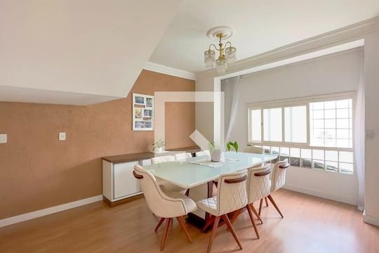 Sala de casa para alugar com 3 quartos, 300m² em Azenha, Porto Alegre